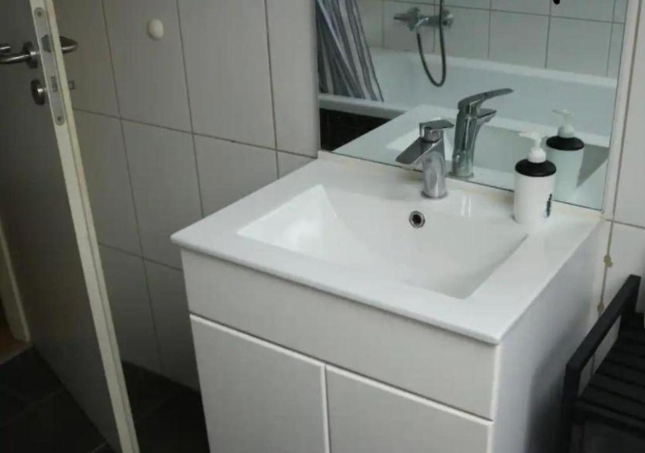 Le Wolf - 1 Chambre Dans Un T3 - 5Mn Tram Du Centre Ville - 15Mn Tram Gare Tgv Mulhouse - Wifi - Parking Exteriör bild